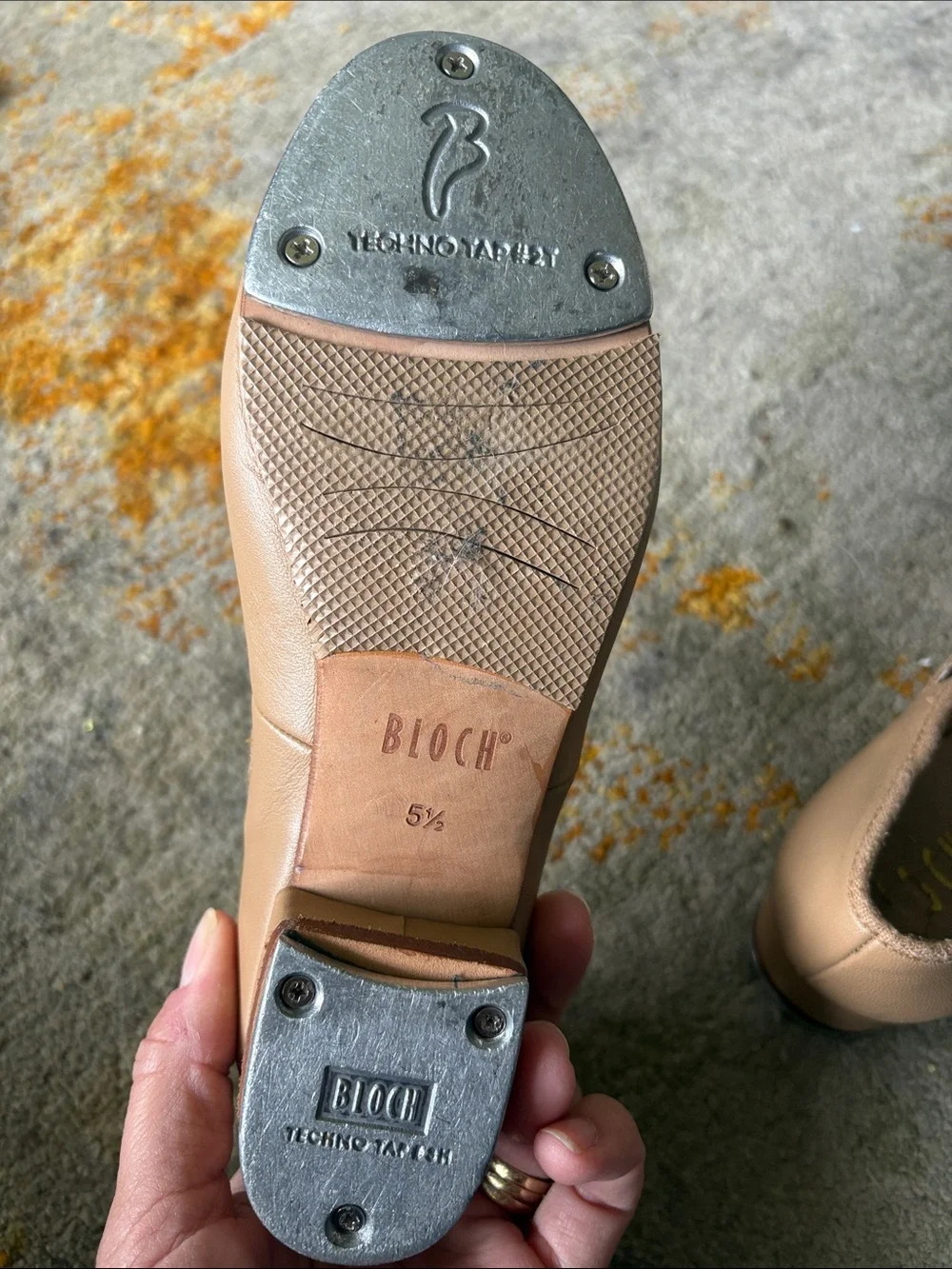 Bloch stylish tan